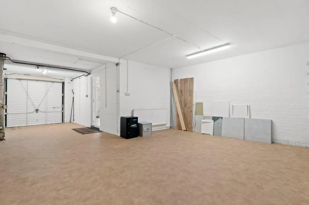 5 bedroom terraced house for rent