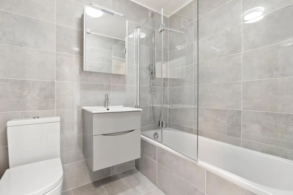 5 bedroom terraced house for rent