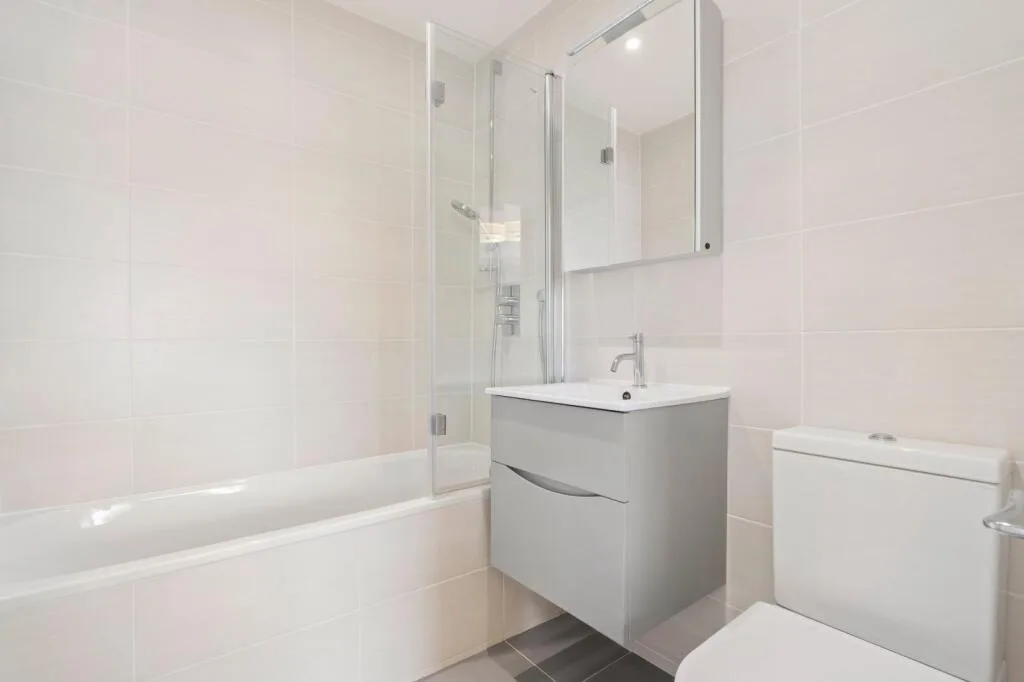 5 bedroom terraced house for rent