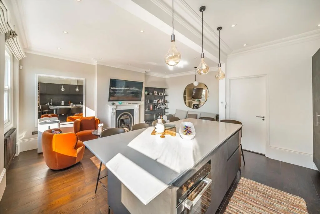 4 bedroom flat for rent