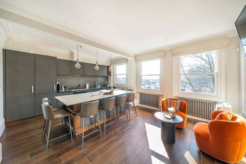 4 bedroom flat for rent
