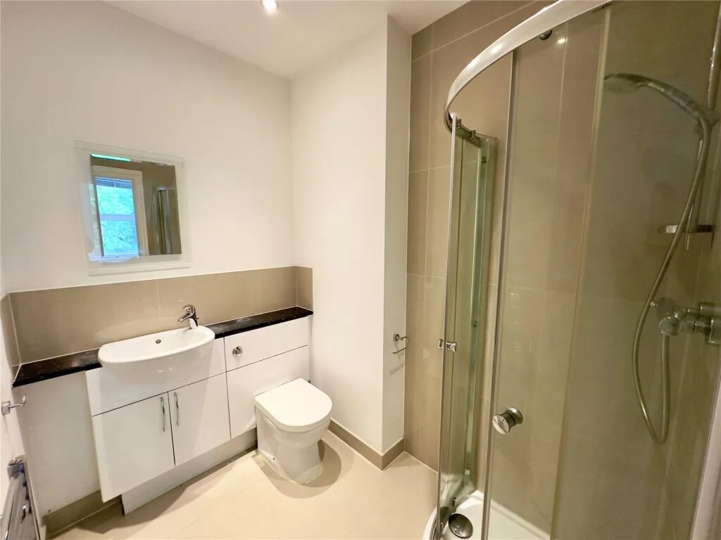 1 bedroom house share for rent