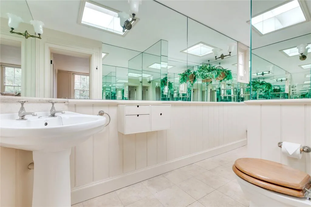 2 bedroom semi-detached house for rent