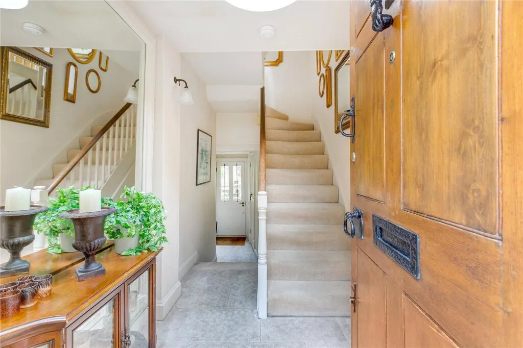 2 bedroom semi-detached house for rent