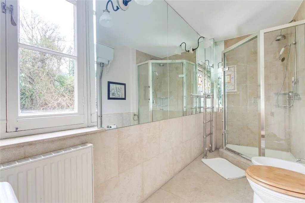 2 bedroom semi-detached house for rent