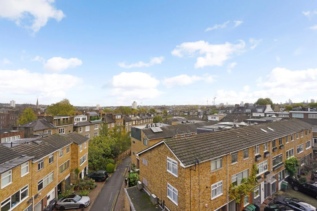 5 bedroom terraced house for rent