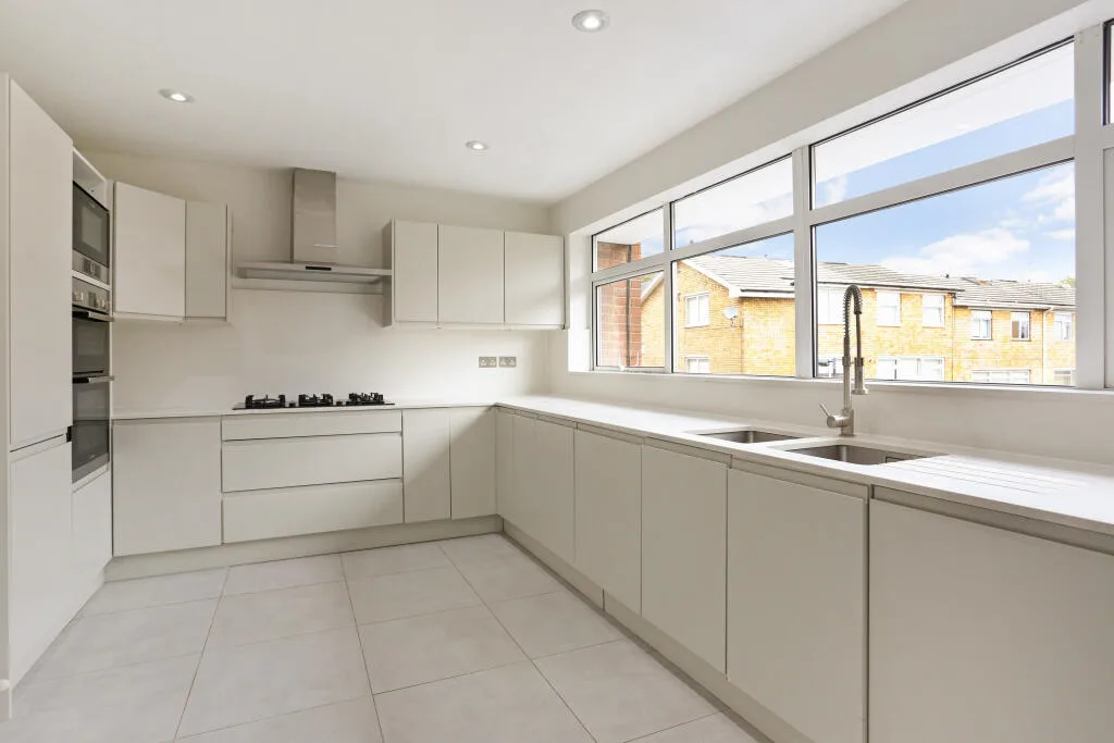 5 bedroom terraced house for rent