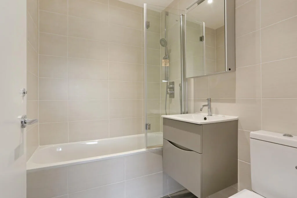 5 bedroom terraced house for rent