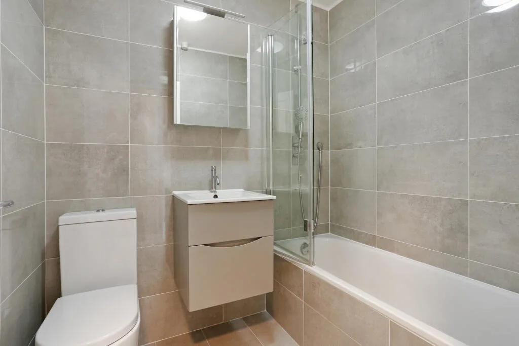 5 bedroom terraced house for rent