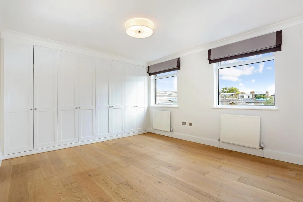 5 bedroom terraced house for rent