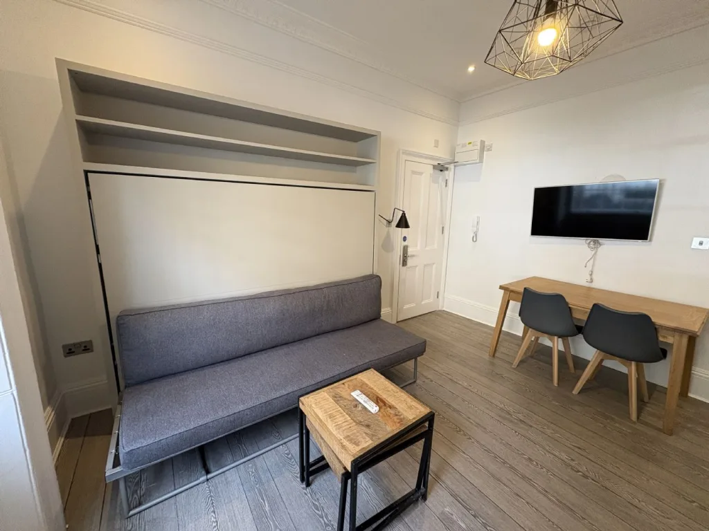 Studio flat for rent