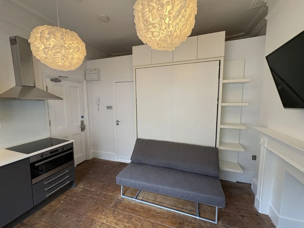 Studio flat for rent