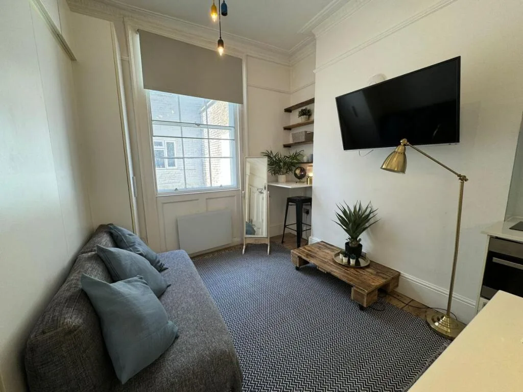 Studio flat for rent