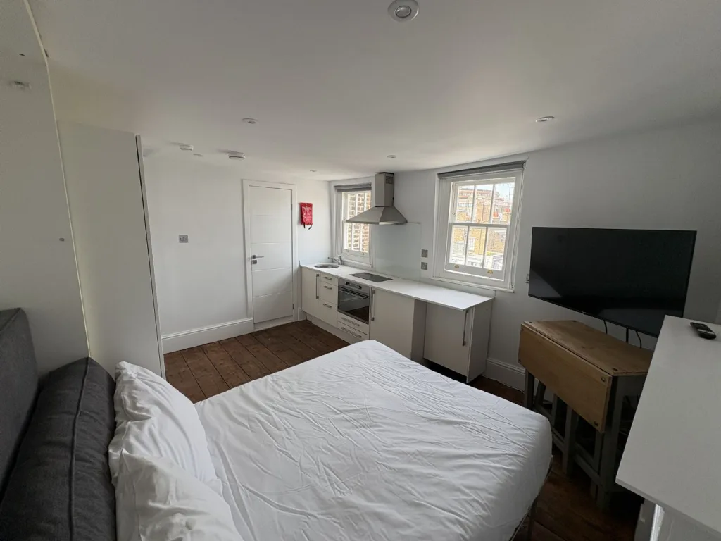 Studio flat for rent