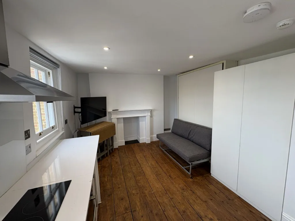 Studio flat for rent