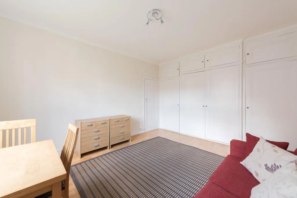 Studio apartment for rent