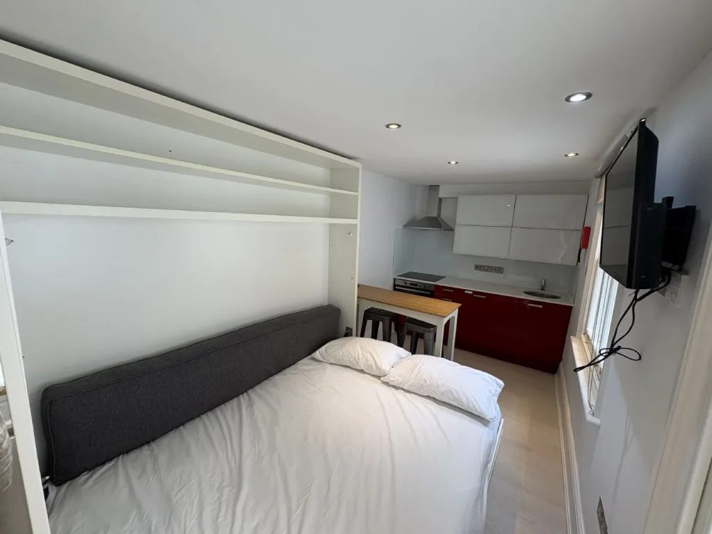 Studio flat for rent