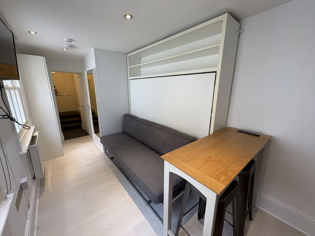 Studio flat for rent
