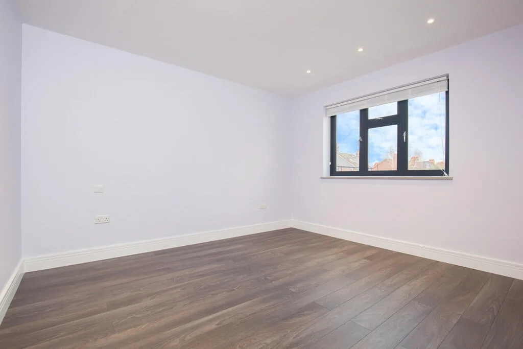 5 bedroom semi-detached house for rent
