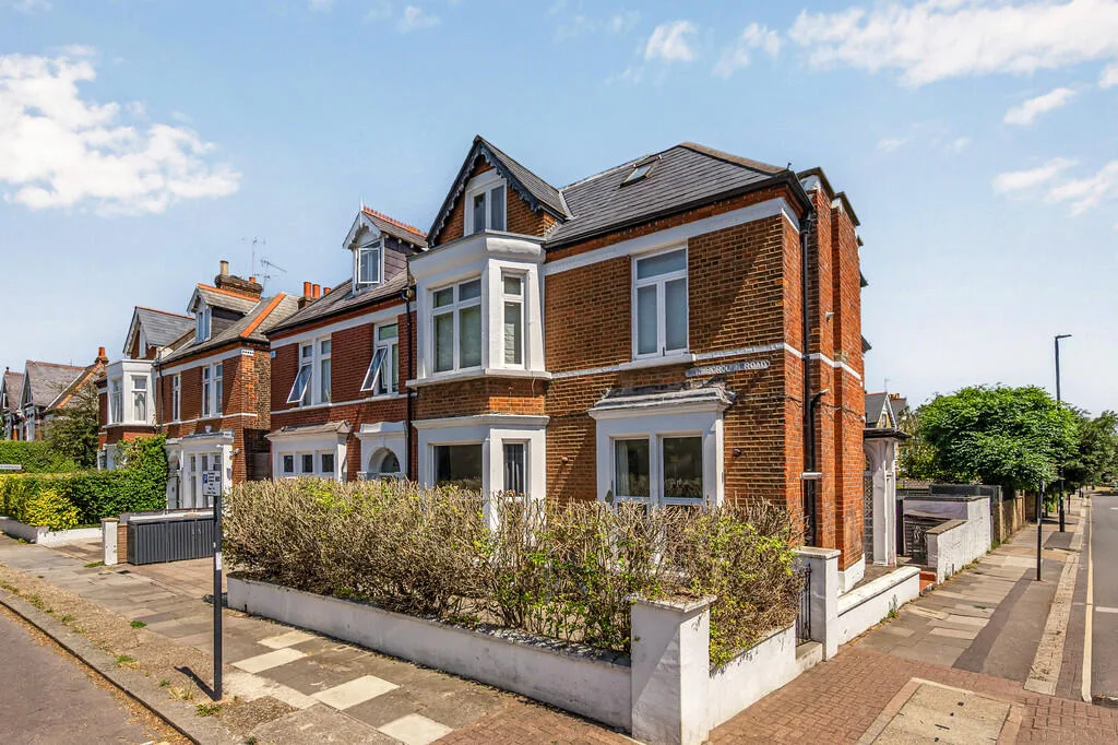 1 bedroom ground floor flat for rent