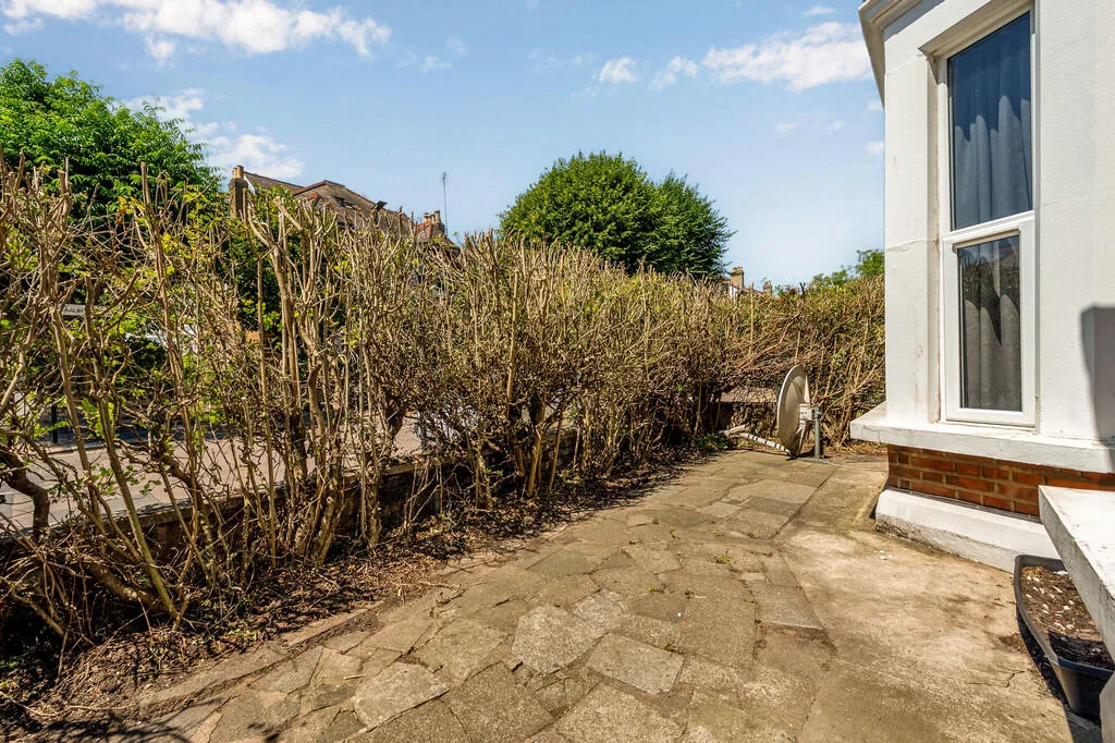 1 bedroom ground floor flat for rent