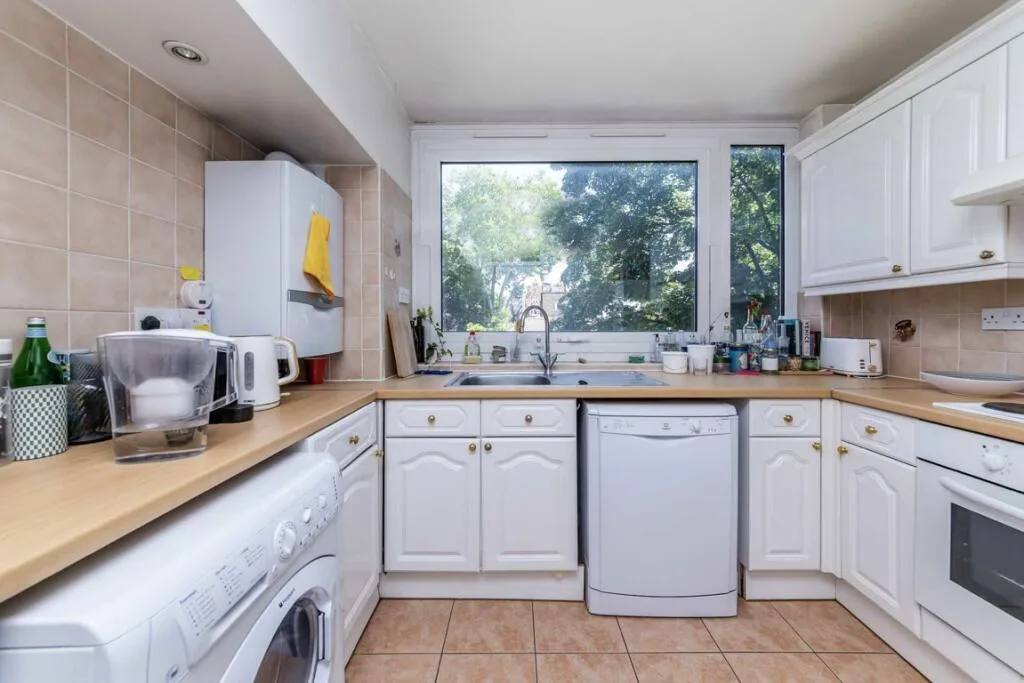 3 bedroom flat for rent