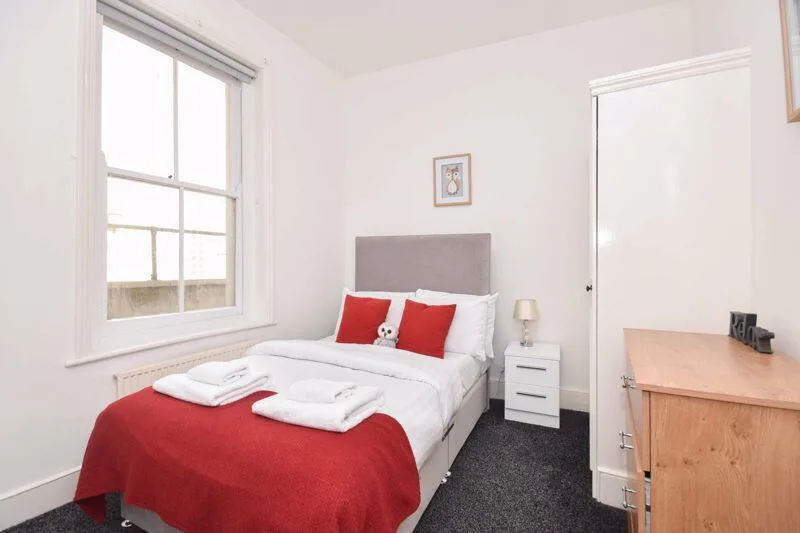 3 bedroom flat for rent