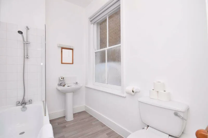 3 bedroom flat for rent
