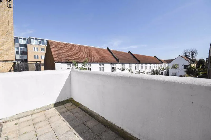 3 bedroom flat for rent