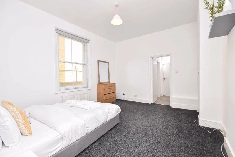 3 bedroom flat for rent