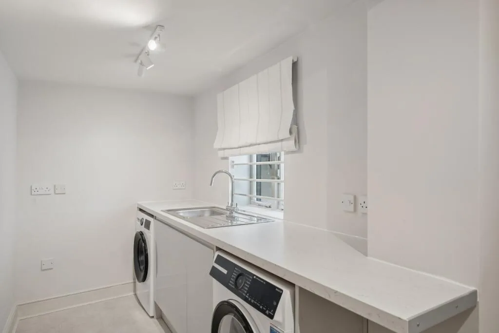 6 bedroom house for rent