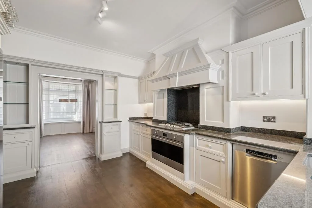 6 bedroom house for rent