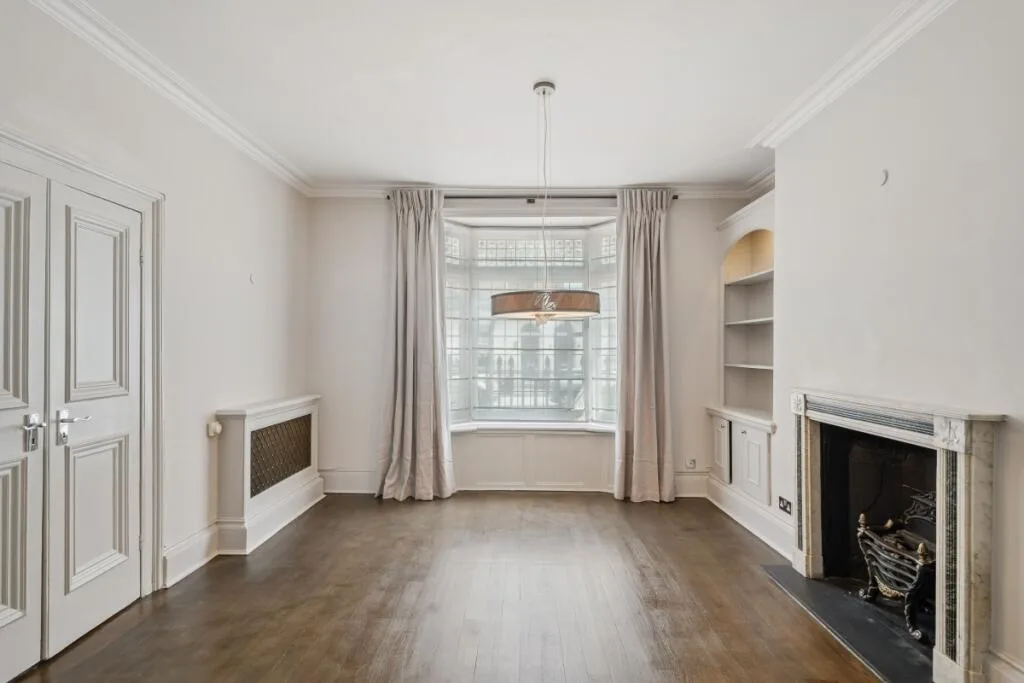 6 bedroom house for rent