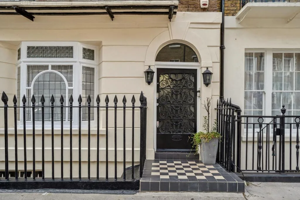 6 bedroom house for rent