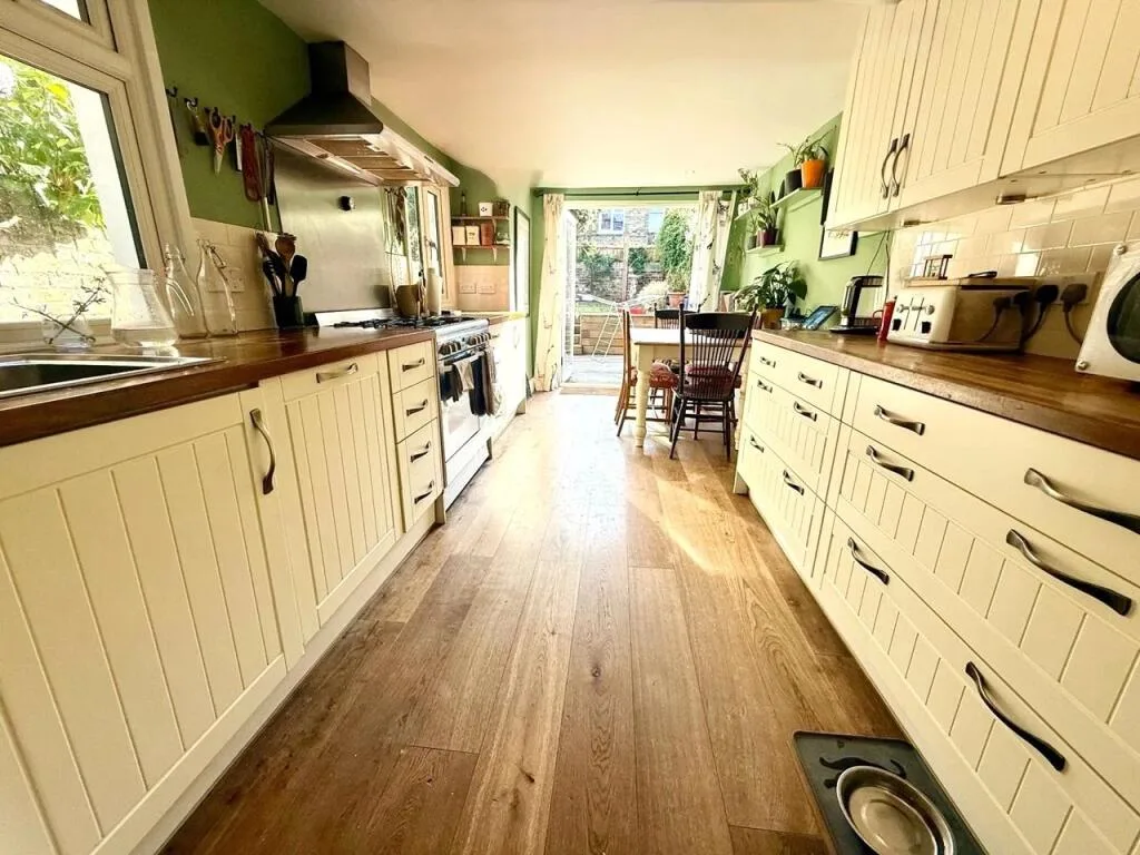 4 bedroom terraced house for rent
