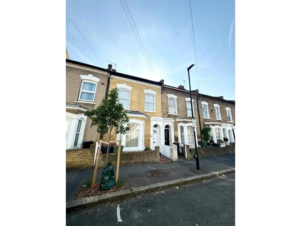 4 bedroom terraced house for rent