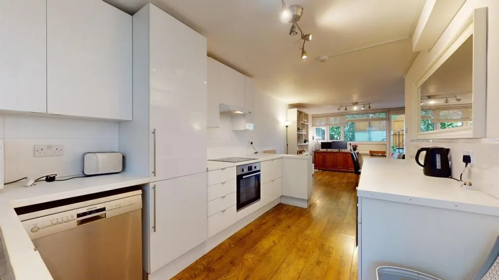 3 bedroom flat for rent