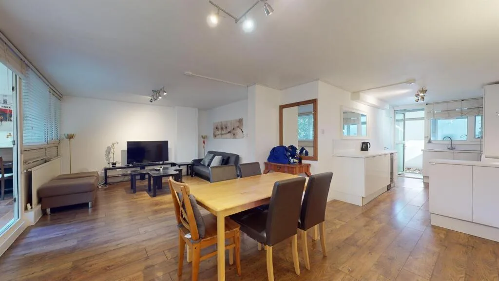 3 bedroom flat for rent