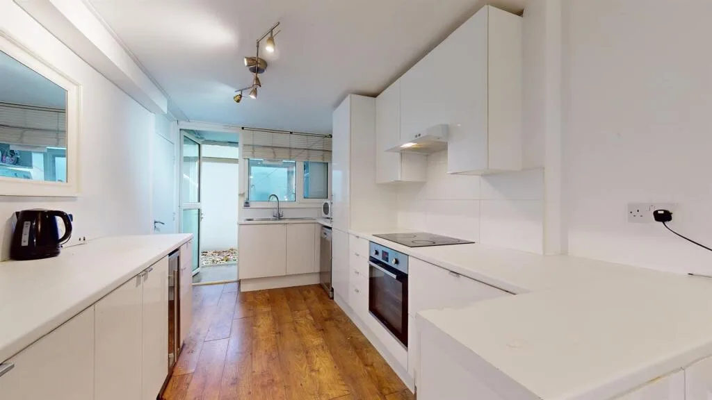 3 bedroom flat for rent