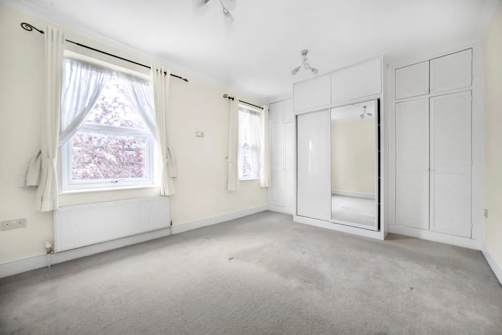 3 bedroom end of terrace house for rent