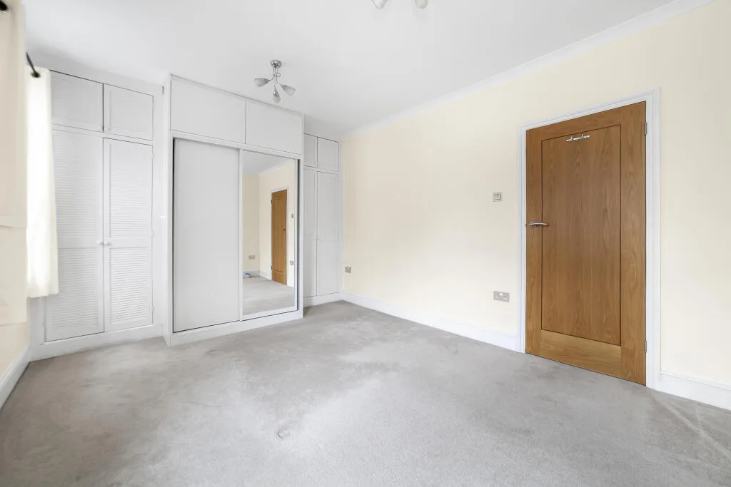 3 bedroom end of terrace house for rent