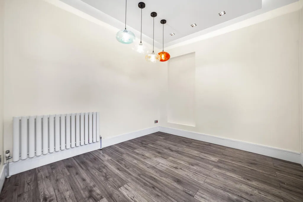 3 bedroom end of terrace house for rent