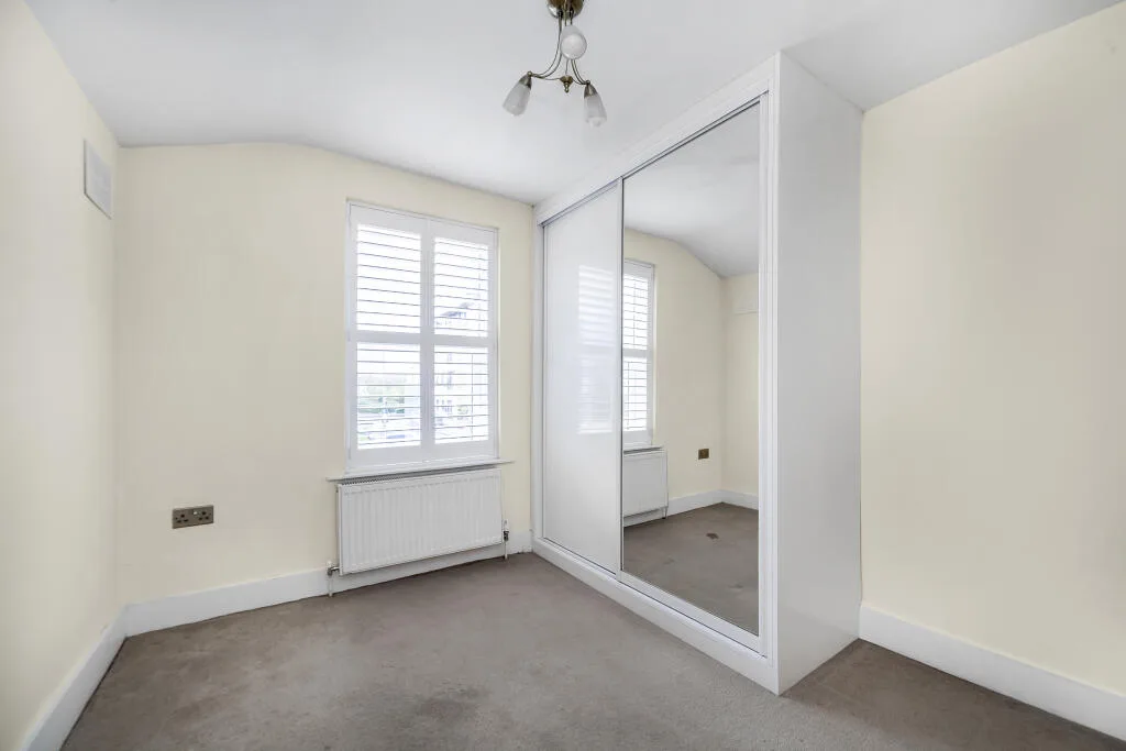 3 bedroom end of terrace house for rent