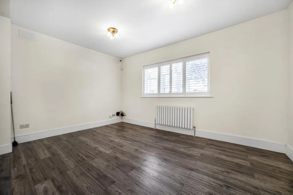 3 bedroom end of terrace house for rent