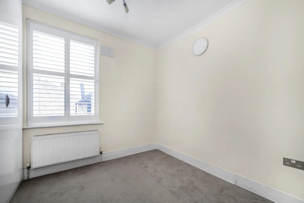 3 bedroom end of terrace house for rent