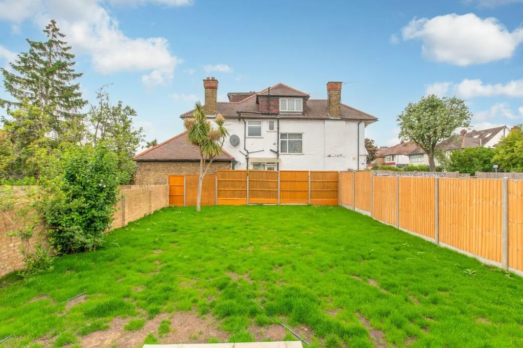 3 bedroom flat for rent