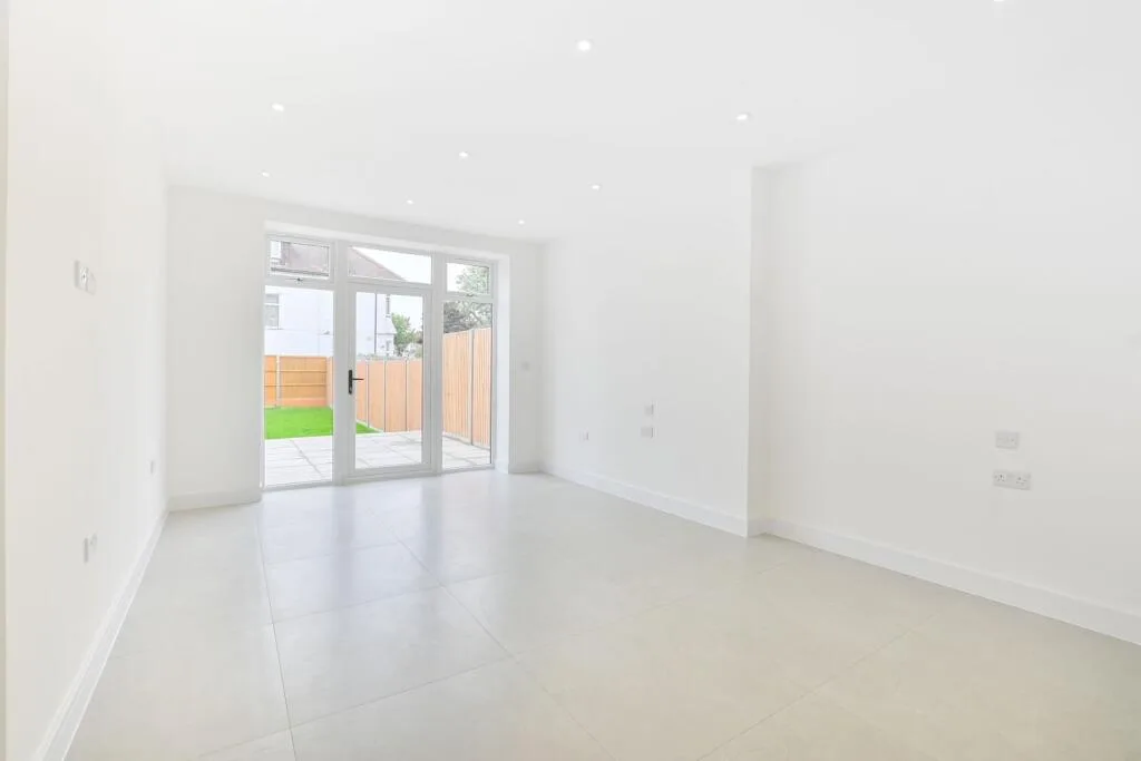 3 bedroom flat for rent