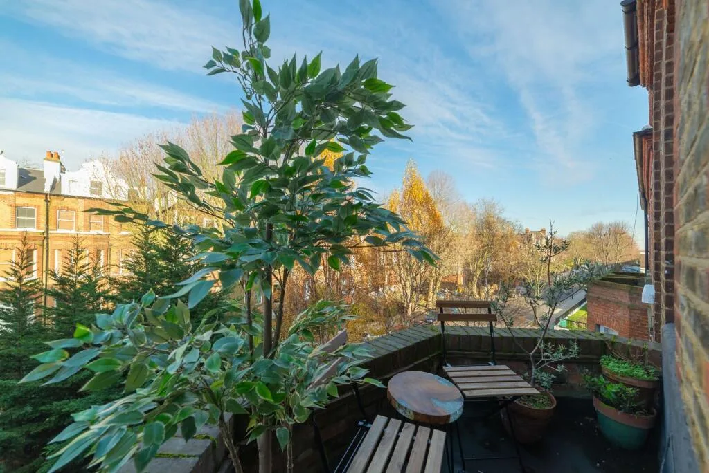4 bedroom flat for rent
