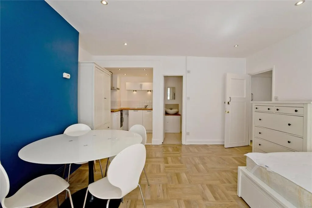 Studio apartment for rent