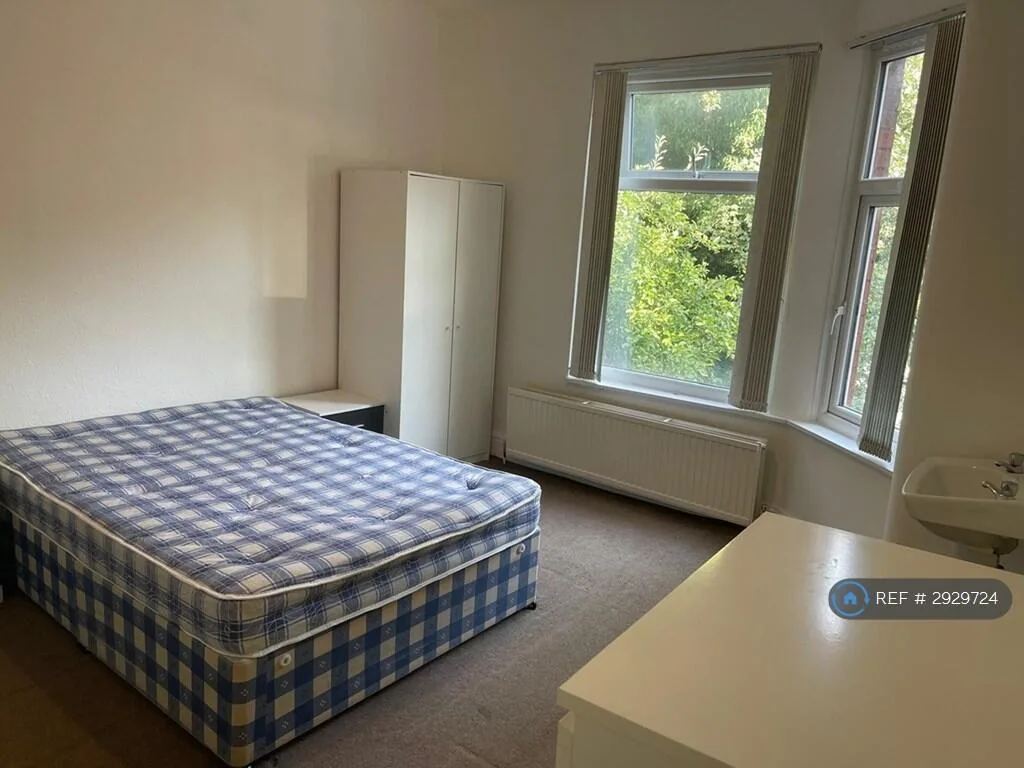 5 bedroom terraced house for rent